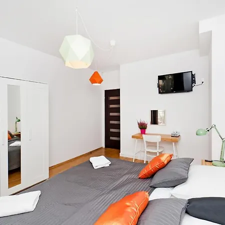 Cozy & Big In Old Town Апартаменты *