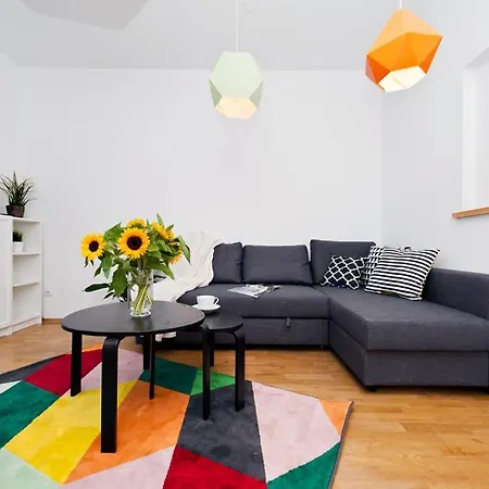 Cozy & Big In Old Town Appartamento