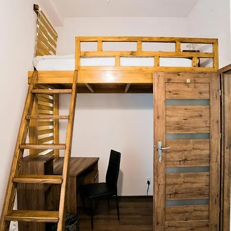 Cozy & Big In Old Town Апартаменты *
